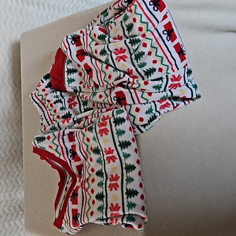 Little girls christmas pajamas.